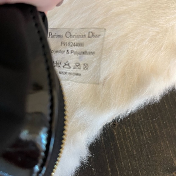 Dior cosmetic bag repurposed into wristlet with gold, pearls, keychain & charm. - Picture 5 of 9